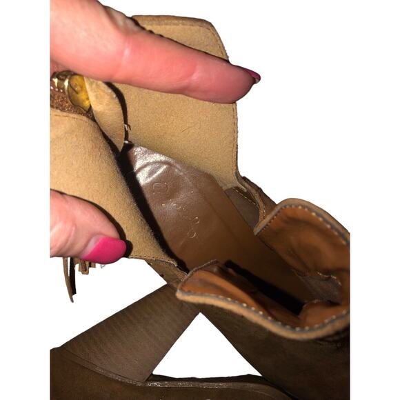 Qupid Womens Brown Suede Ankle Boots Size 6 M- back zipper - heels - Picture 8 of 9